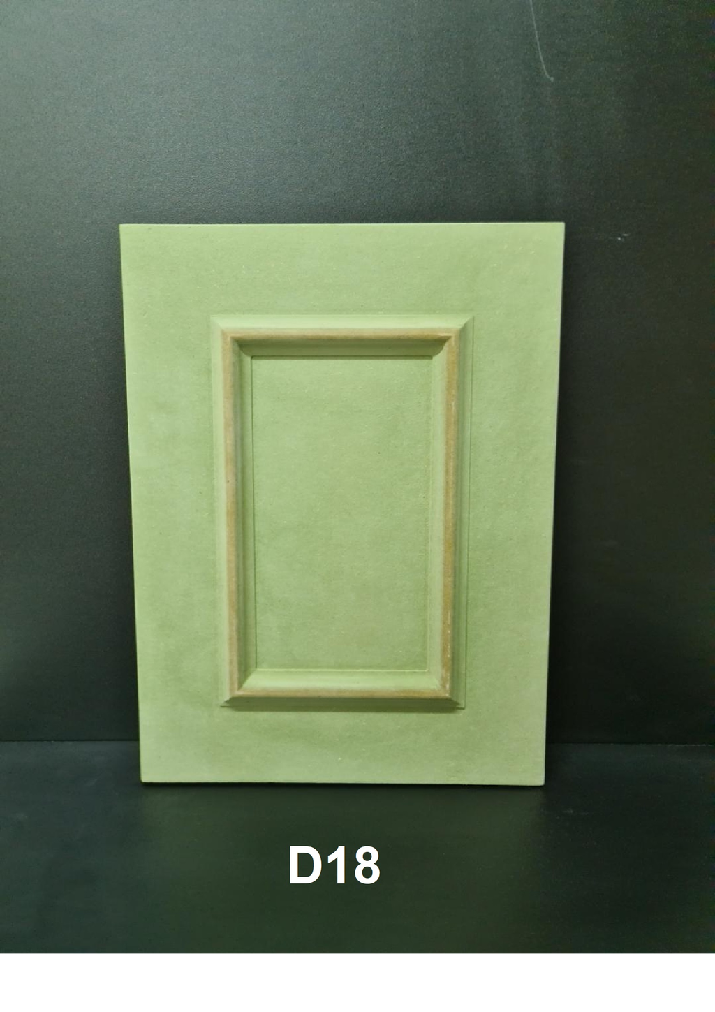 D18