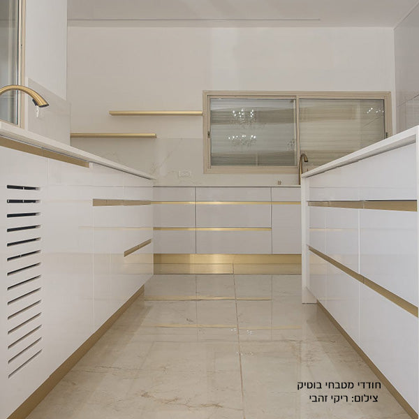 לוח UNICOLOR MDF עובי 18 ממ 1240X2750 ממ לבן אוורסט אולטרה גלוס 2326